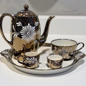 Elegant Floral Coffee & Tea Set - Gold and White